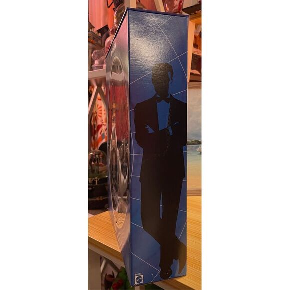 2002 Mattel JAMES BOND 007 BARBIE & KEN Collector Edition Fashion Dolls Set NEW - Picture 2 of 16